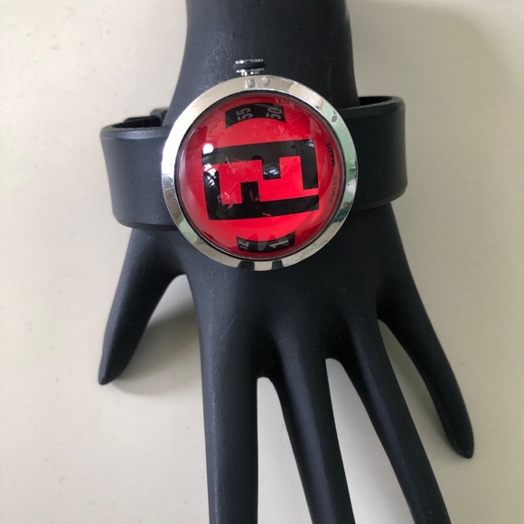Designer Fendi Bussola Bubble Watch 7.5" 8010G Swiss Made Silicon Stra - Picture 4 of 11